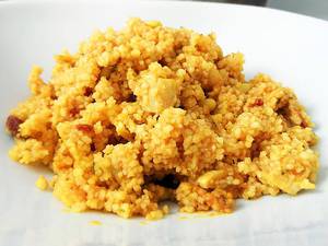 Insalata di quinoa con bacche di goji e pinoli